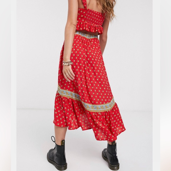 SISTERS OF THE TRIBE Petite Floral Print Ruffle Tie Front Crop Top & Midi Skirt - Picture 5 of 16